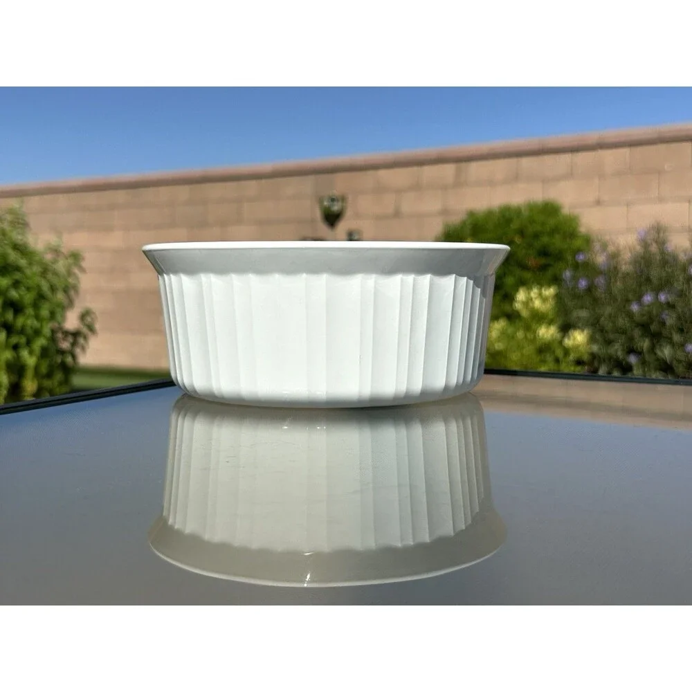 Corning Ware French White Round Casserole Dish 1.6 L  F-5-B - No Lid